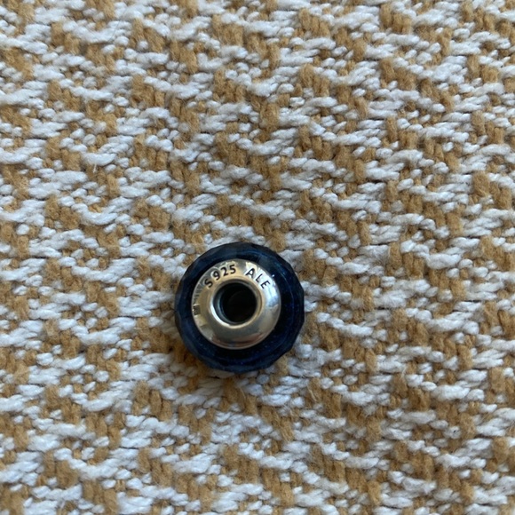 Navy blue Pandora charm - Picture 1 of 2